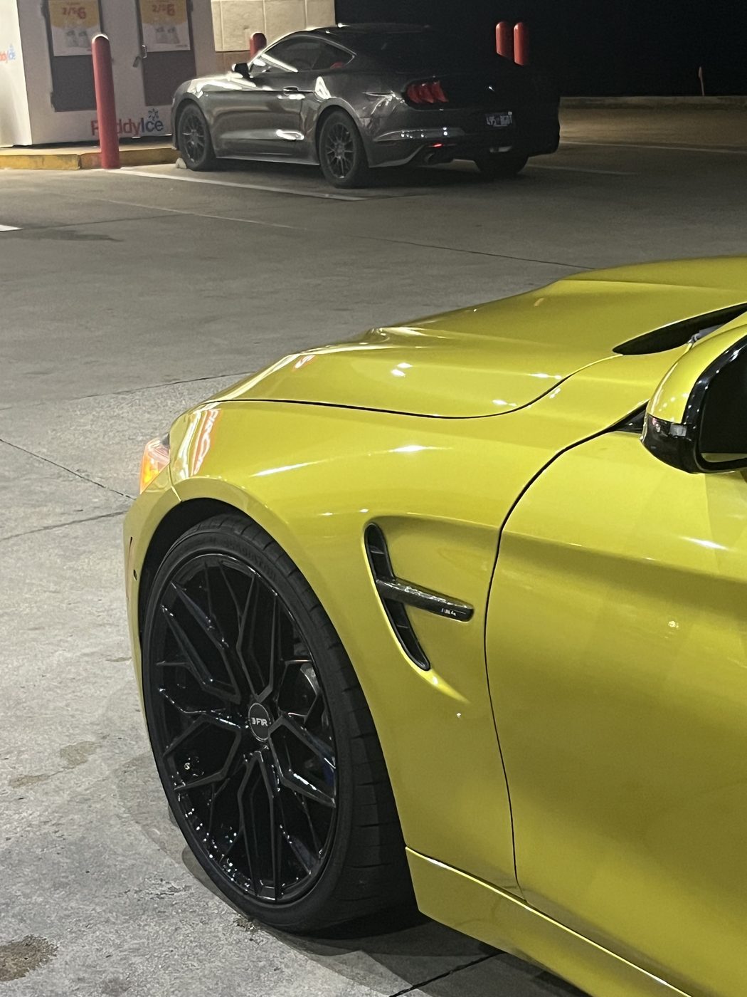 BMW M4, exterior