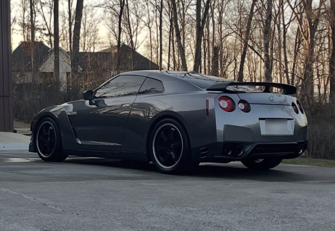 Nissan GT-R, rear